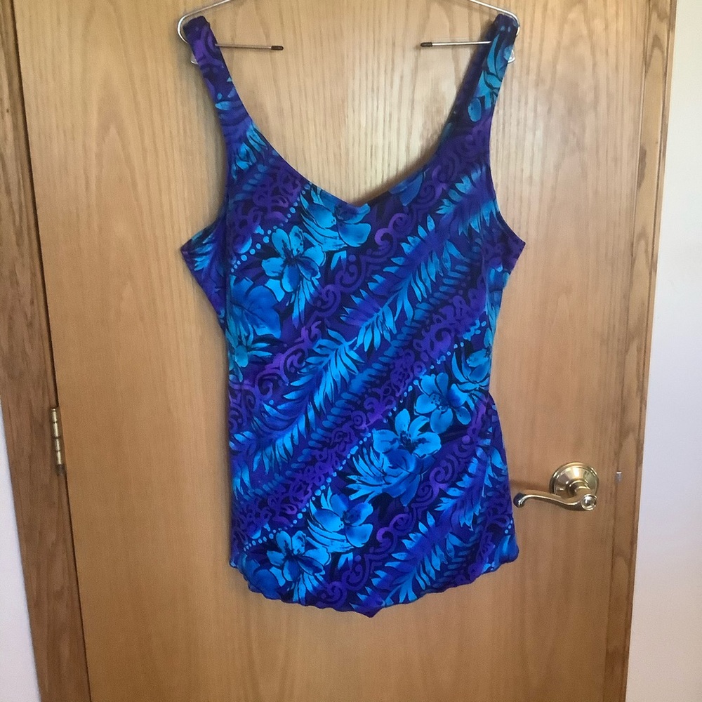 MAXINE OF HOLLYWOOD WOMEN’S PLUS SZ SWIMSUIT